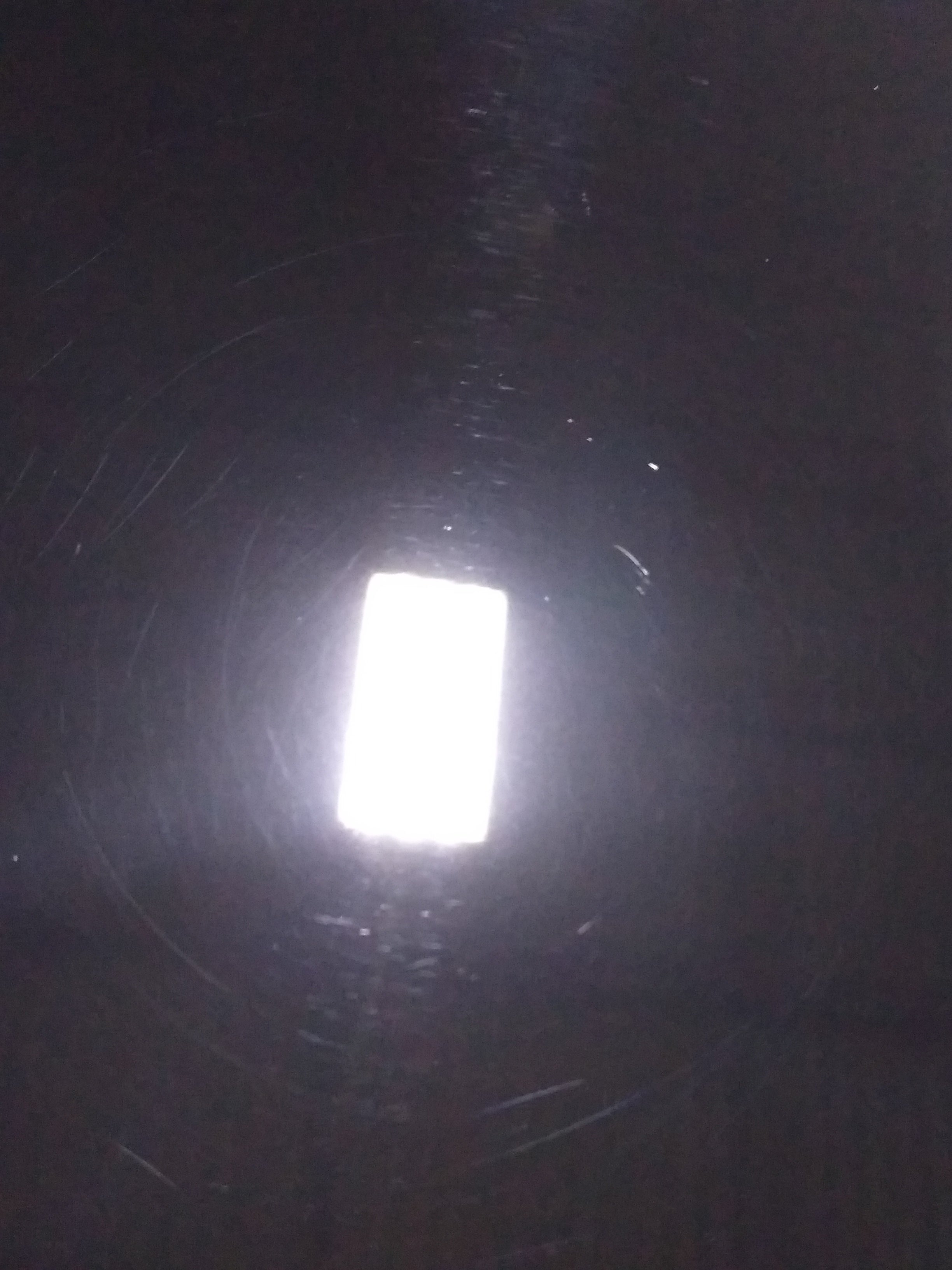 SVS 3000 Micro subwoofer černý lesk outlet uzavřený