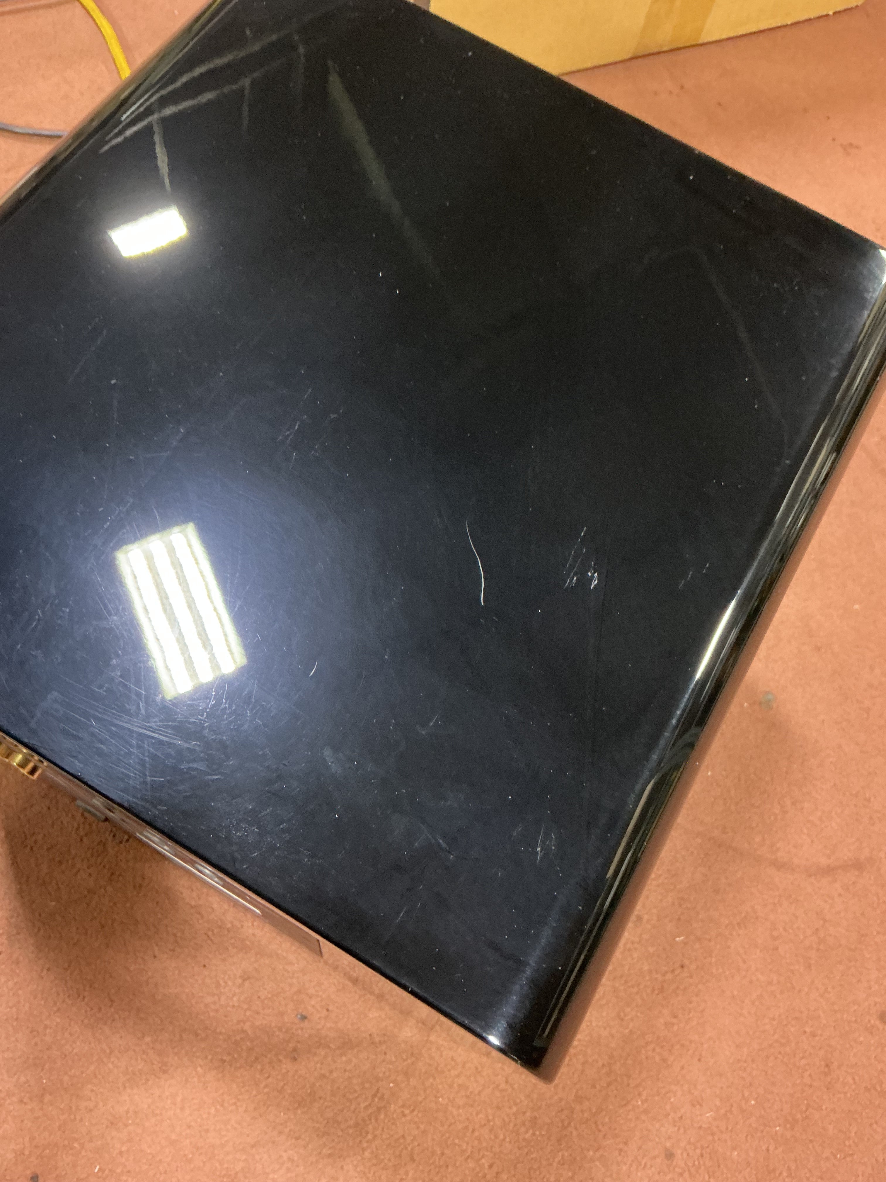 SVS SB-2000 Pro subwoofer Piano Black uzavřený