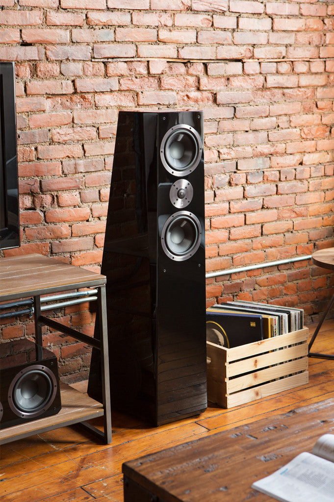 SVS Ultra Tower sloupové repro piano black