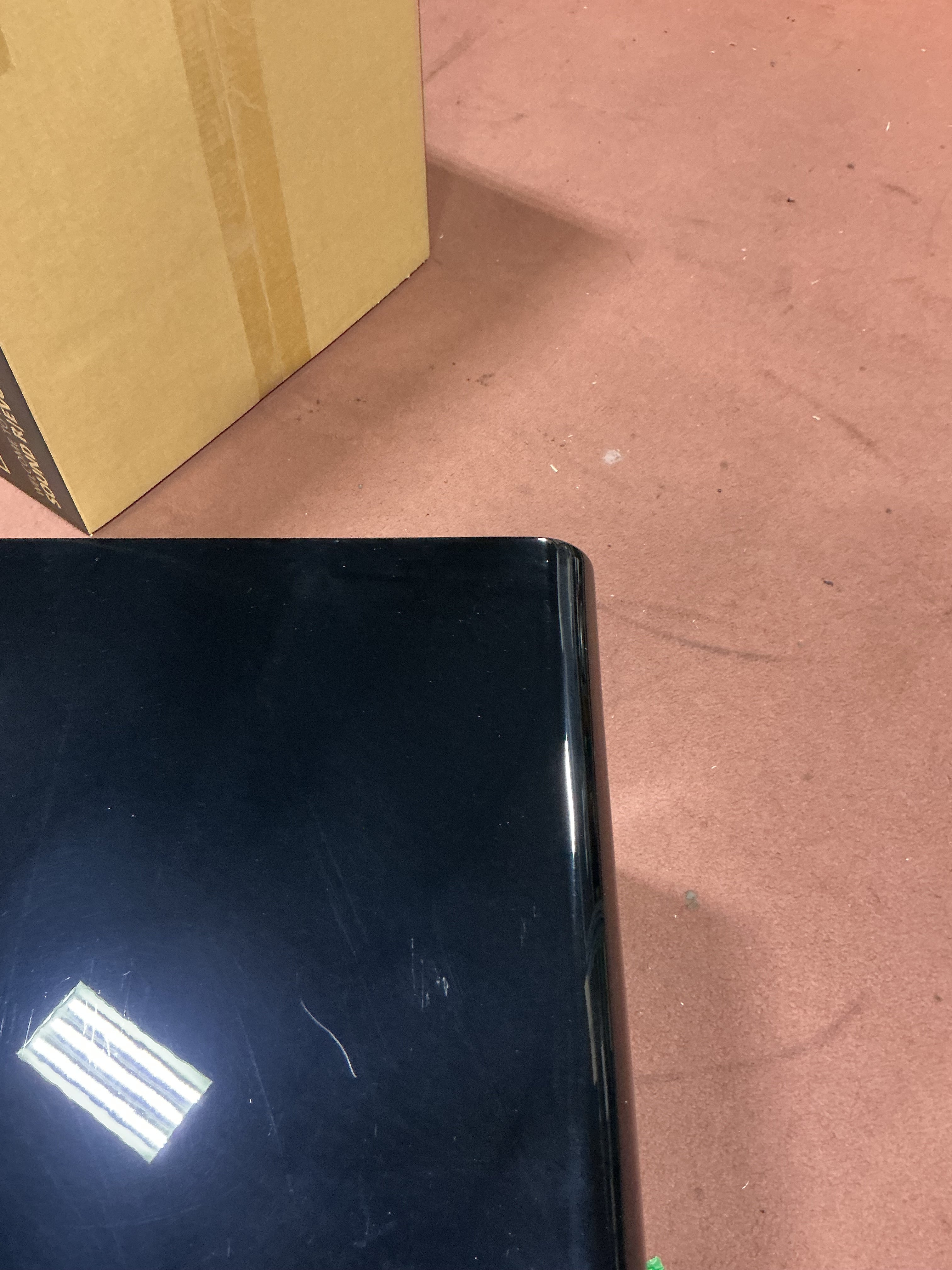 SVS SB-2000 Pro subwoofer Piano Black uzavřený