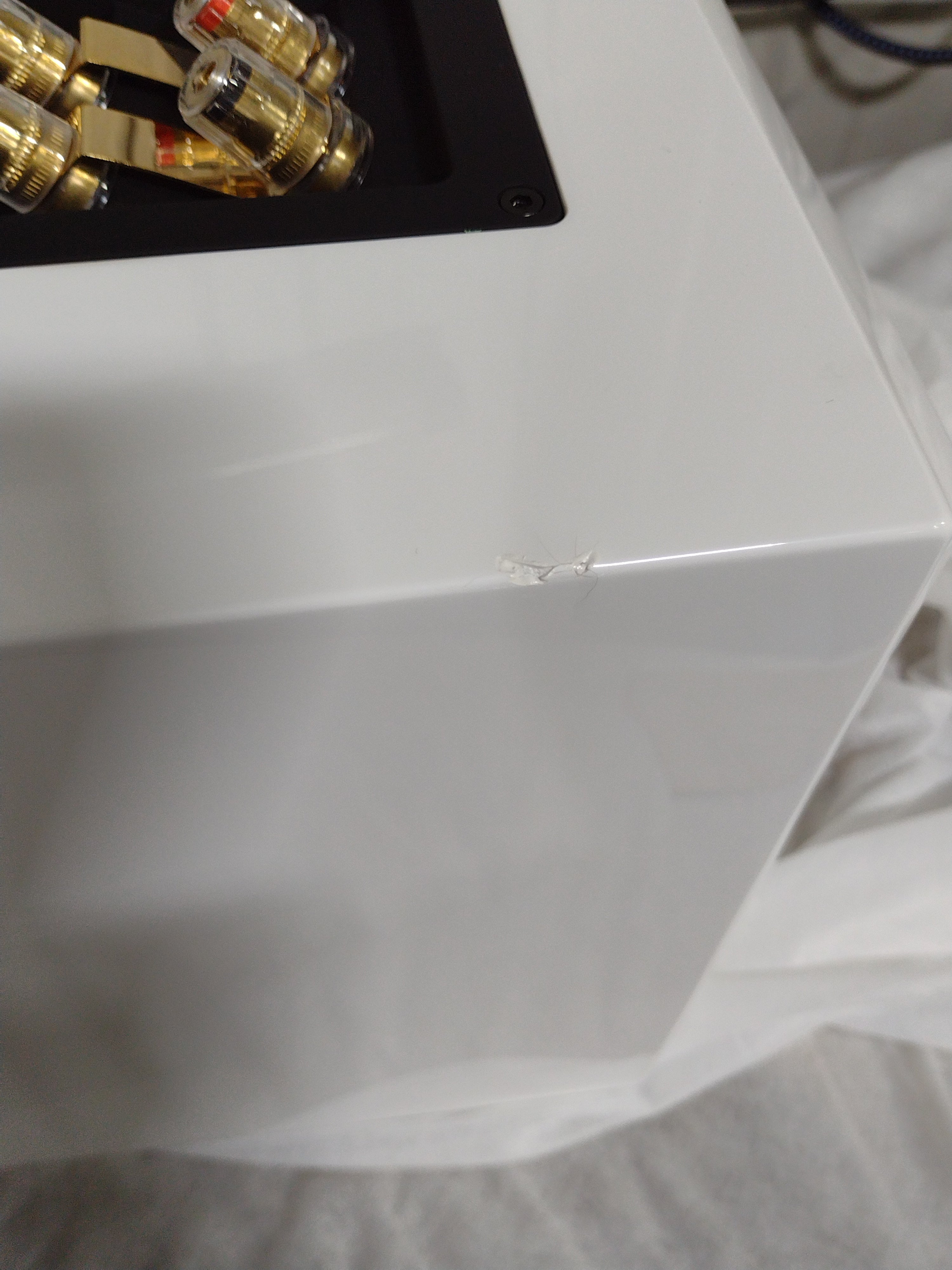 SVS Ultra Bookshelf regálové repro bílý lesk outlet