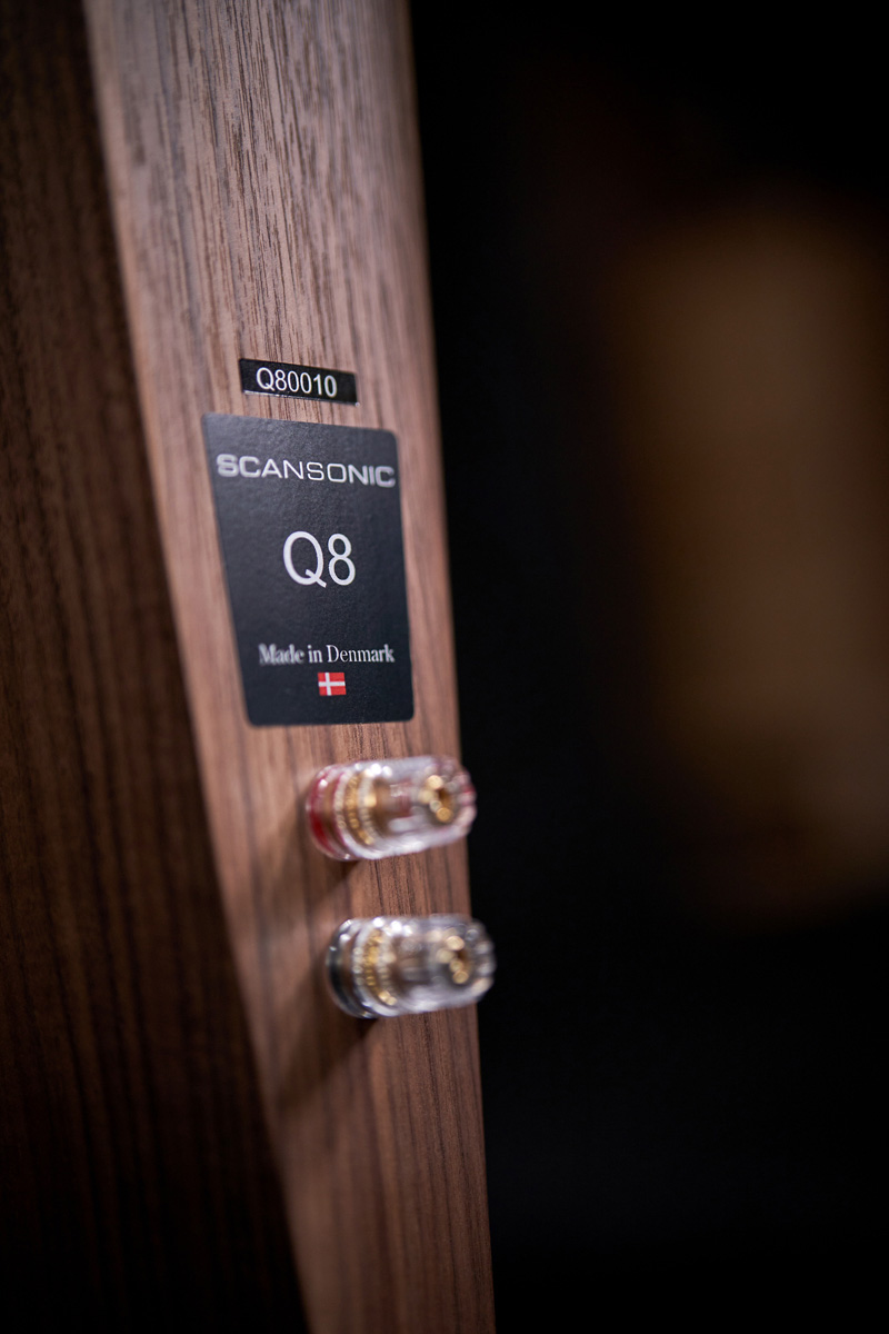 Scansonic HD Q8 sloupový reproduktor s ribbonem