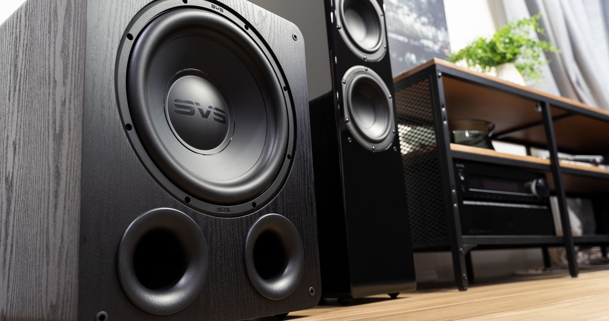 SVS PB-1000 Pro subwoofer Black Ash hluboký bas