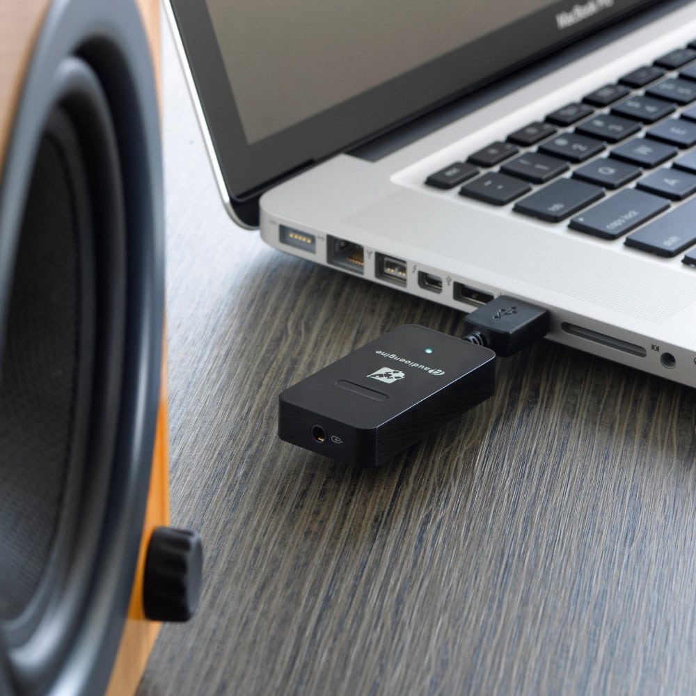 Audioengine W3 bezdrátový audio adaptér rozbalený