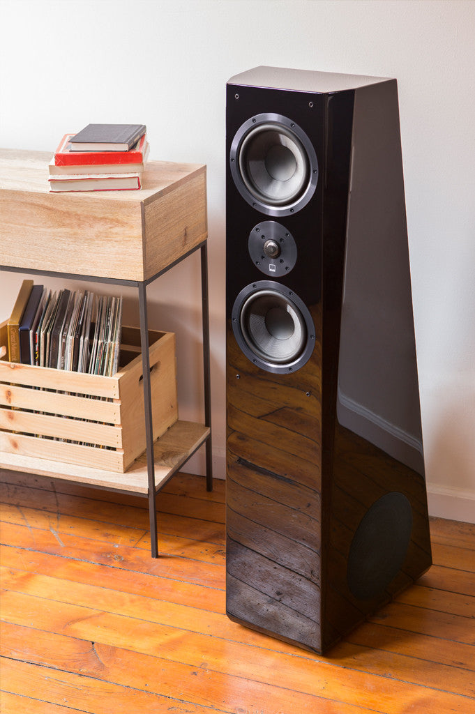 SVS Ultra Tower sloupové repro piano black