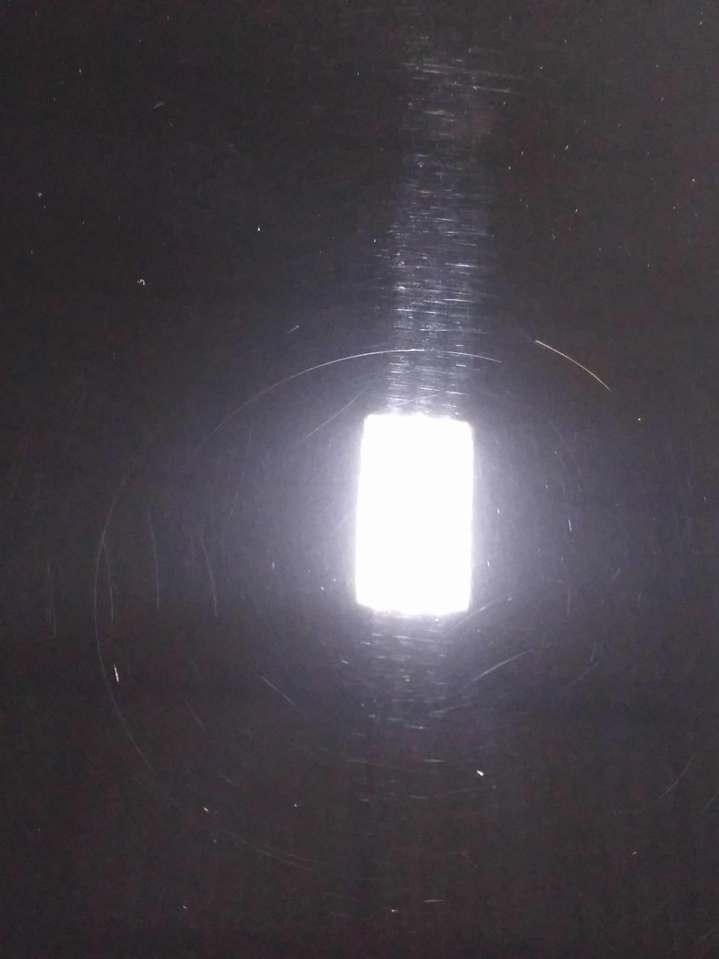 SVS 3000 Micro subwoofer černý lesk outlet uzavřený