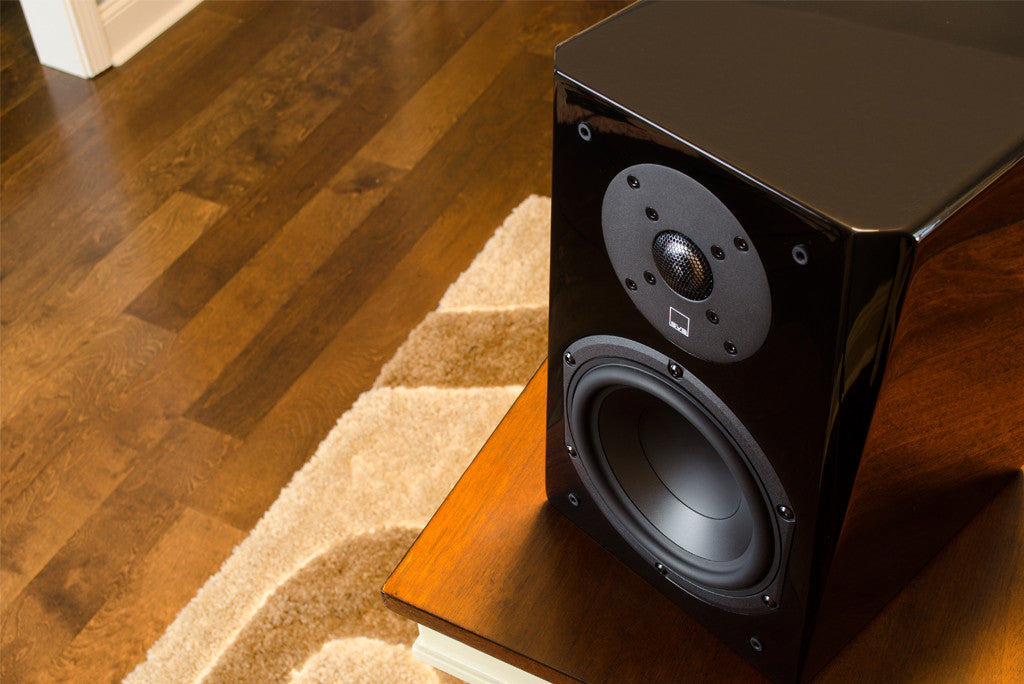 SVS Prime Bookshelf regálové reproduktory Piano Gloss Black detailní zvuk