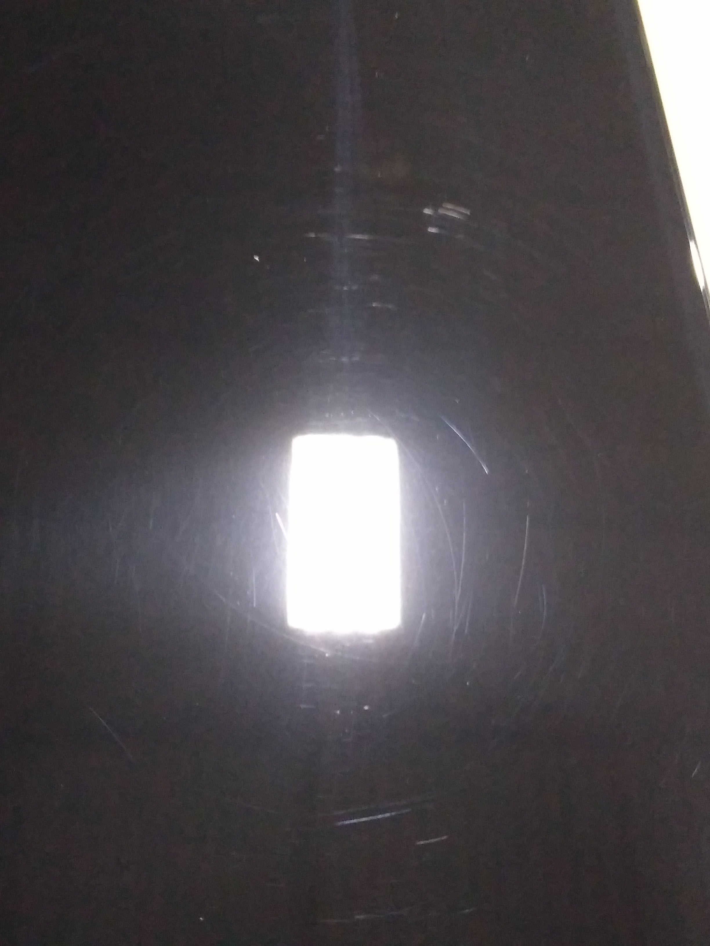 SVS 3000 Micro subwoofer černý lesk outlet uzavřený